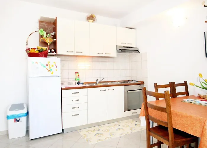 Apartamento With Parking Space Seline, Paklenica - 6603 Starigrad Paklenica
