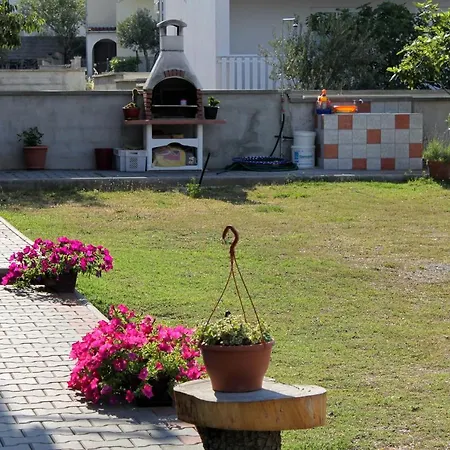 아파트 With Parking Space Seline, Paklenica - 6603 스타리그라드 파클레니차